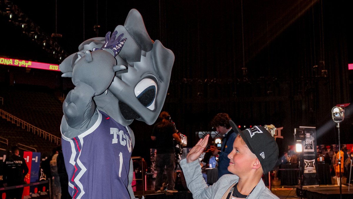 Today's <a href="/ChildrensMercy/">Children's Mercy</a> Kid Commissioner – Bode Hogue – stole the show at Big 12 Basketball Media Days Presented By New Era 🏀

Bode talked shop with Commissioner Yormark, met plenty of Big 12 Men's Basketball student-athletes and DID NOT crease his J's during his time