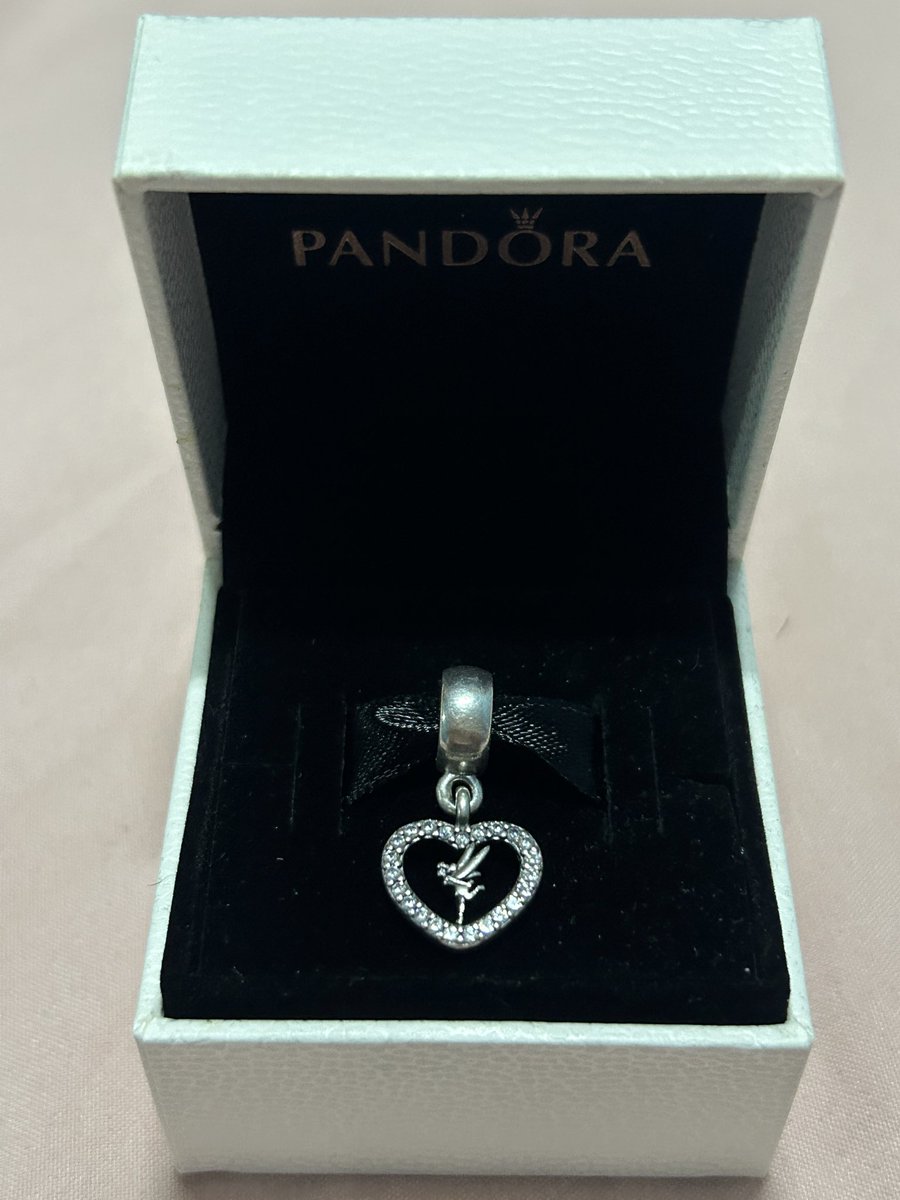 z2nu_'s tweet photo. 🩷ส่งต่อ Pandora ค่า 🧿
สนใจเดมได้เลยงับ เทถูก ๆ 

#pandora #ส่งต่อpandora #ขายpandora #pandoraมือสอง #pandoraมือ2 #แพนดอร่า #ส่งต่อ https://t.co/40YJ0aLSna