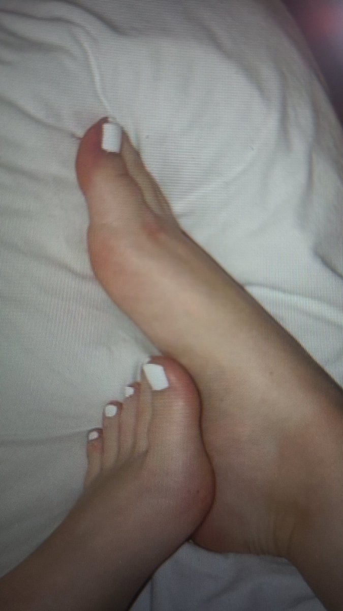 hannahmendespes's tweet photo. #feefinder #feetpicsforsale #footfetishcommunity https://t.co/4KieRyfIKL