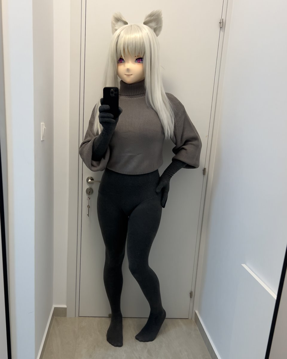 It's getting cooler, time to dress warmer.

#kigurumi #着ぐるみ