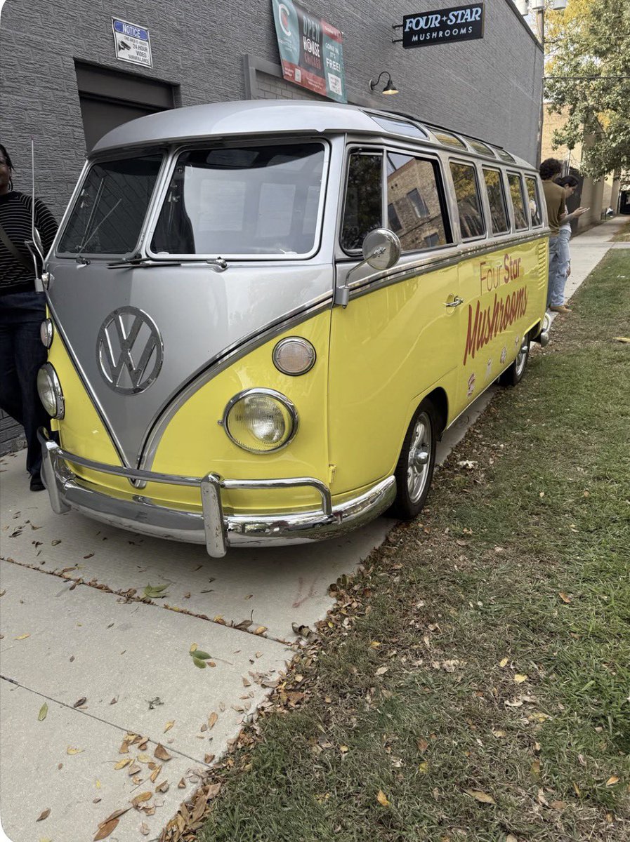 Volkswagen4ever's tweet image. #samba #vw #volkswagen #splitscreen #deluxe