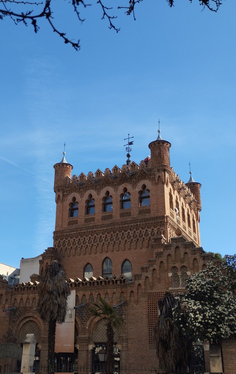 Buenas tardes, el sueño de Manuel Laredo, siglo XIX, paseo de la Estación... #experiencias de Alcalá de Henares #AlcaláEnamora  #visitasguiadas 👉 <a href="/AlcalaTurismoY_/">Alcalá Turismo Y más</a> #España  #Spain