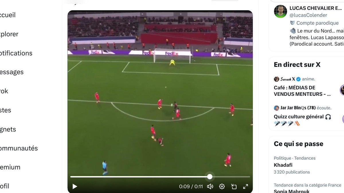 StacyJamiX's tweet photo. @lucasColender 4 photos rangées dans l'ordre de l'action :
- D'une, il voit très bien le ballon partir puisque très vite il se décale d'un 1m sur la droite.
- Il prépare son appui pour plonger, réflexe classique de gardien.
- Et sans raison se ravise et nous pond un appui contraire... 🙃ok https://t.co/KKo4j1UxCA