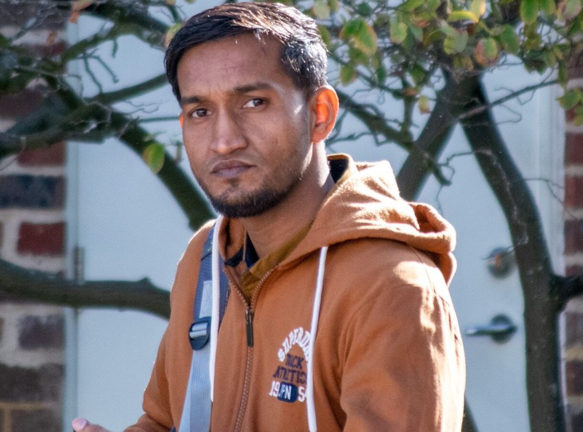 UnityNewsNet's tweet image. Indian Shipping Company boss attacked a sleeping 12 year old on a flight he said he thought was his wife.

Javed Inamdar, 34, carried out the alleged sex attack on a BA flight from Mumbai to London Heathrow on December 14 last year. The young girl woke up and immediately informed…