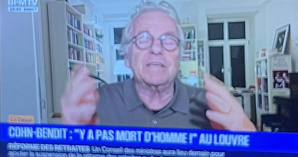 ldupin's tweet image. Sur @BFMTV l’inénarrable Dany Cohn-Bendit, filmé dans son salon avant l’apéro, voit dans le cambriolage du Louvre un crime « esthétiquement réussi, les gens riaient autour, y’a James Bond, Sherlock… qui vont les retrouver ». Mais il a fumé quoi le gars ? 😳🙄 #mediabug