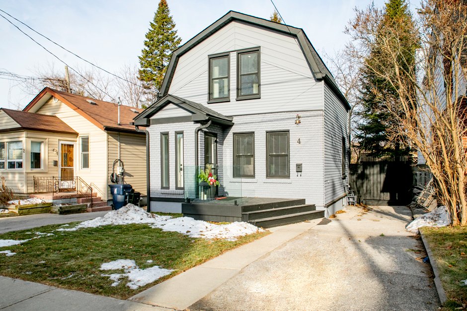 CochraneCountry's tweet photo. For Lease! 4 Freeman Street, $3,699 MLS E12475293
Available January 1st 

2+1 bdrms, 2 baths, with finished bsmt and a private backyard &amp; 2 car private parking. 

#CochraneCountry #Birchcliff #Toronto #Bluffs #Scarborough #forlease https://t.co/DlX1n8sW1G