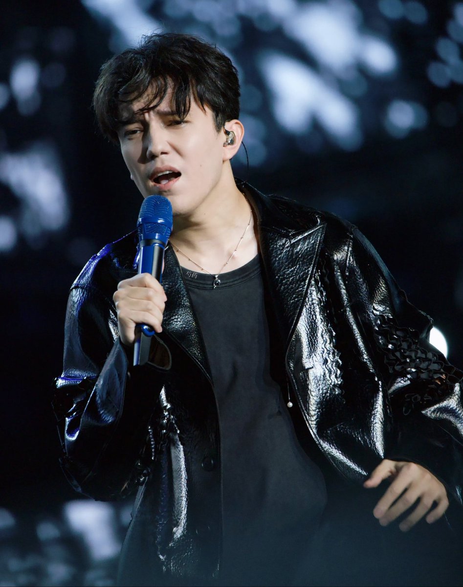 <a href="/Francesco386122/">Francesco 🇮🇹</a> I. Krutoy su Dimash: "Cosa scrivere, come scrivere, a chi scrivere? Non ho più domande. Lui ha preso tutti i posti della mia anima in cui viene composta la musica".
CONCIERTO DIMASH EN BARCELONA
#Dimash
DIMASH CONQUISTA EL MUNDO