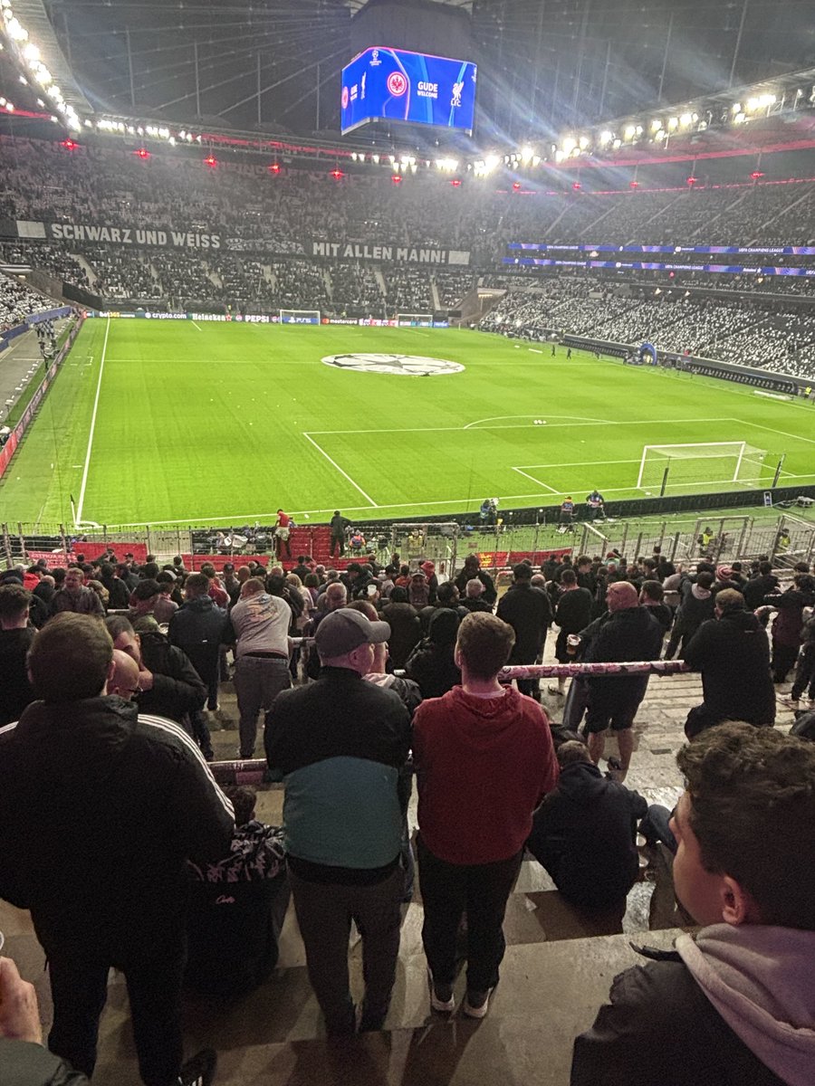 mark_grain's tweet photo. Frankfurt (A) - old school free standing. Up the reds 🔴🔴 https://t.co/tSMpiRLvqW