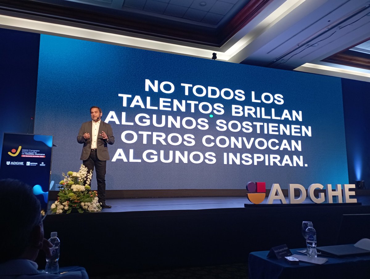 SofaTor41112199's tweet photo. Las organizaciones son redes vivas, que se conectan con nodos, vínculos y métricas y son sostenidas por  talentos que son invisibles en el modelo pero que multiplican e impactan a nivel colectivo.
#HRsummitEcuador2025
@adghe_ecuador https://t.co/85Pc6OQCLg