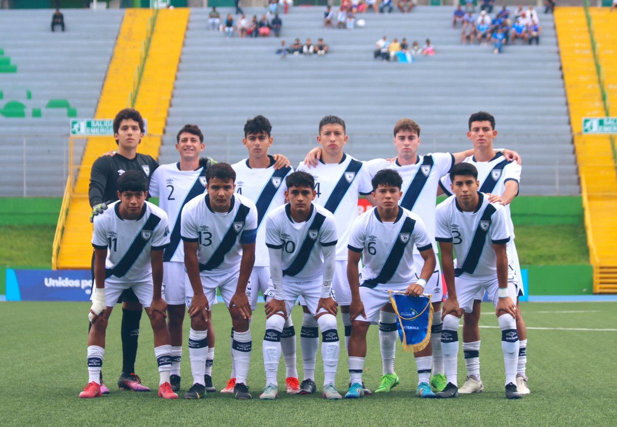 ¡LÍDERES Y A SEMIFINALES! 🇬🇹🔥

Con goles de Ariel Lon y Diego Fernandez, Guatemala derrotó 2-0 a El Salvador en el Cementos Progreso. #JuegosCentroamericanos 

👉🏼 La azul y blanco queda primer lugar y clasifica a Semifinales a esperas de conocer a su rival.