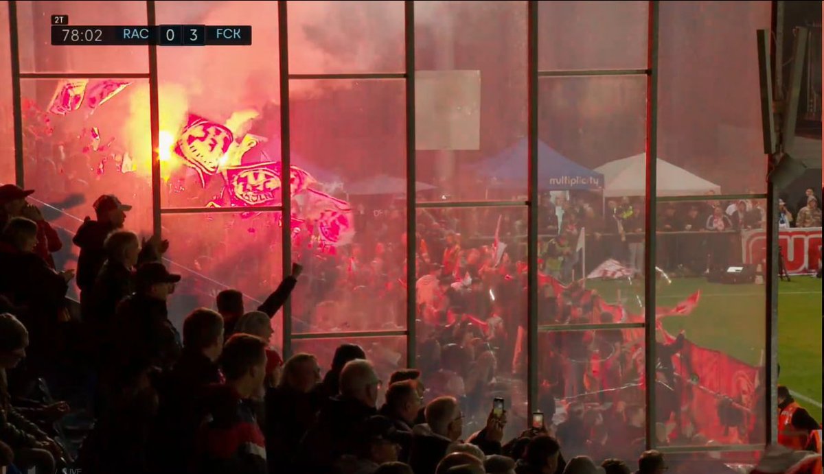 KoelnCaphunter's tweet image. ist das alles geil
1. FC Köln