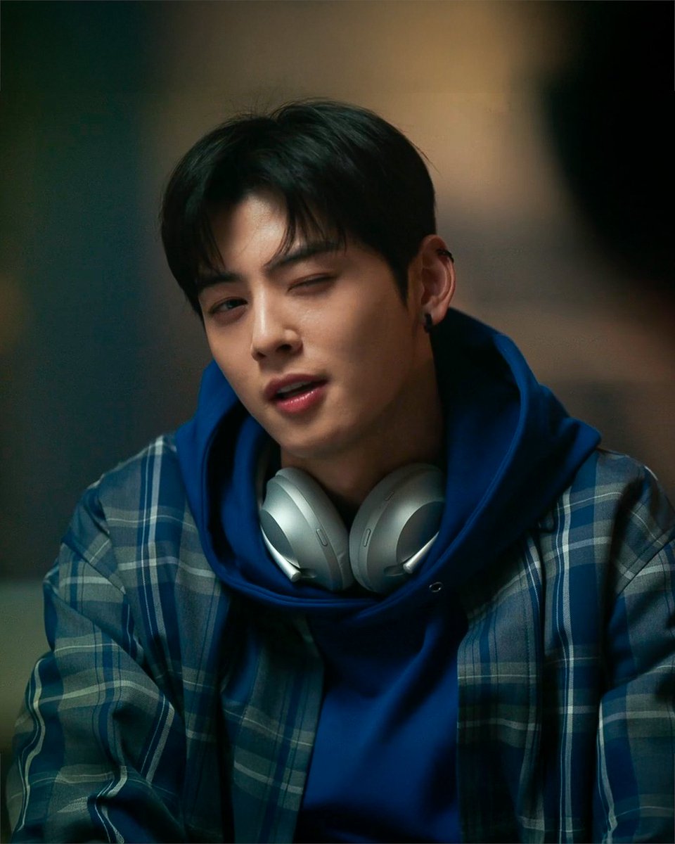 Cha Eun-woo en Island lucha contra demonios, pero el verdadero peligro es mirarlo a los ojos y no enamorarse... 🥰

#Island #차은우 #CHAEUNWOO #아스트로 #ASTRO