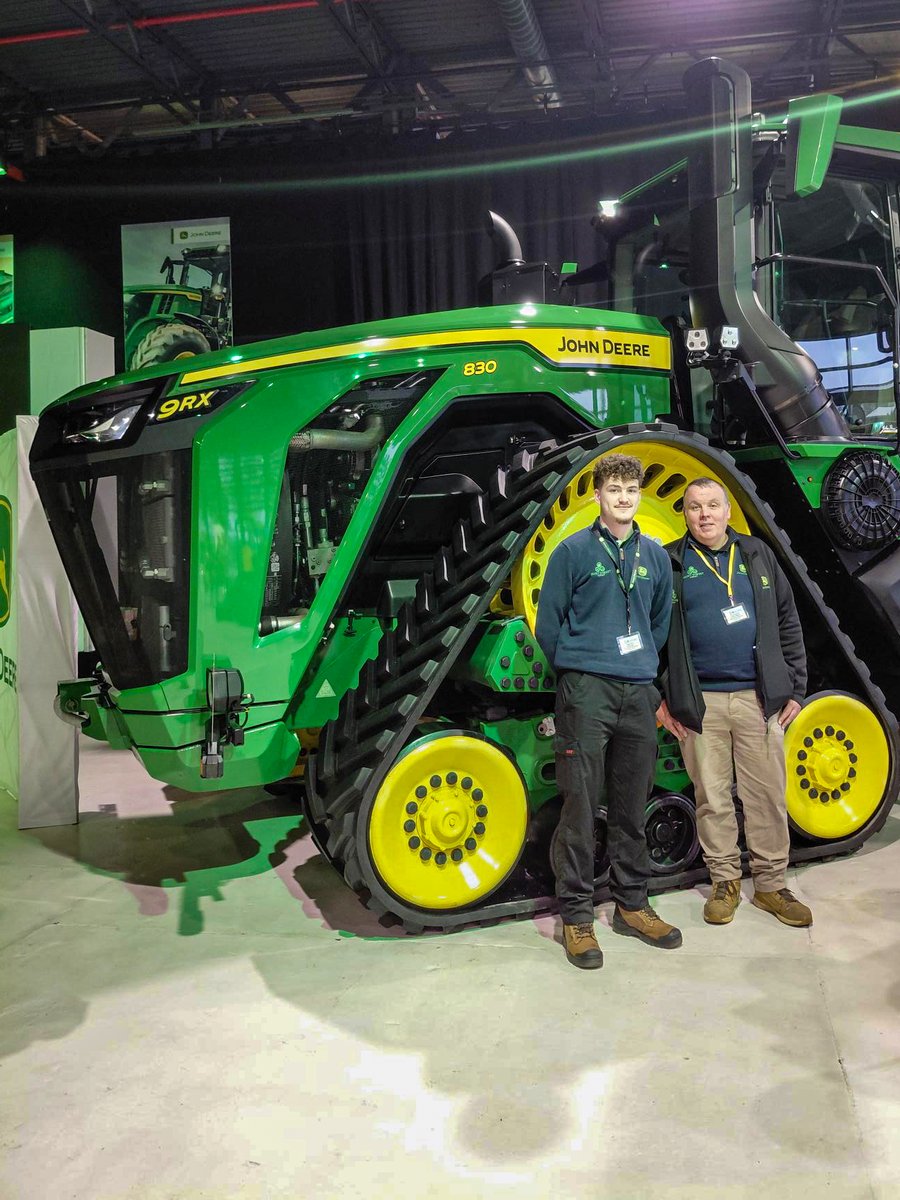 👋𝗪𝗘𝗟𝗖𝗢𝗠𝗘 𝗧𝗢 𝗧𝗛𝗘 𝗧𝗘𝗔𝗠🚜
Nether Stowey Parts Manager Chris Hucker and new Parts Apprentice Gage Pike headed up to John Deere HQ at Langar last week for this year’s John Deere Apprentice Induction.

Join us in giving him a warm welcome to the Nether Stowey team!