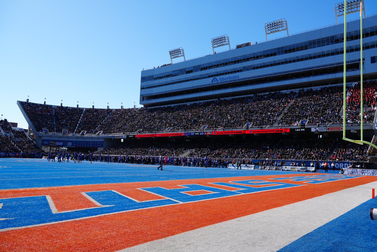 Some snaps from Saturday's game 📸

#BoiseStateFootball #BleedBlue #UNLV #MountainWestConference