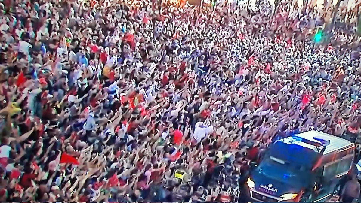 شعب المغرب 🇲🇦 
كانسوفو بعيييد
أبطال العالم
ديما مغرب