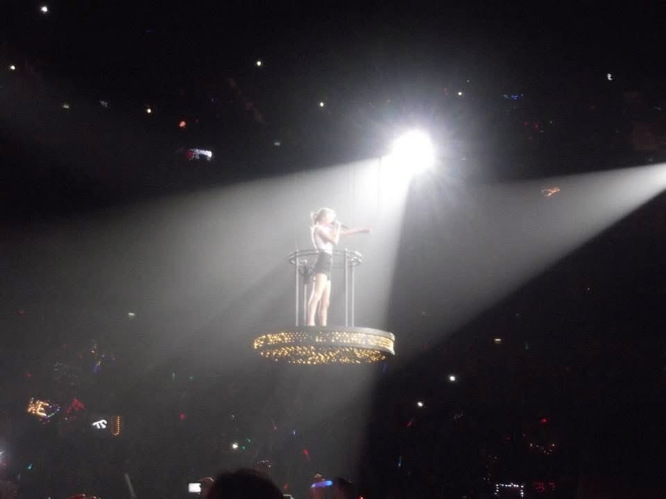 swiftslorelai's tweet image. it comes back to me, BURNING RED ❤️💋 
#13YearsofRED #TaylorSwiftRED @taylorswift13 @taylornation13