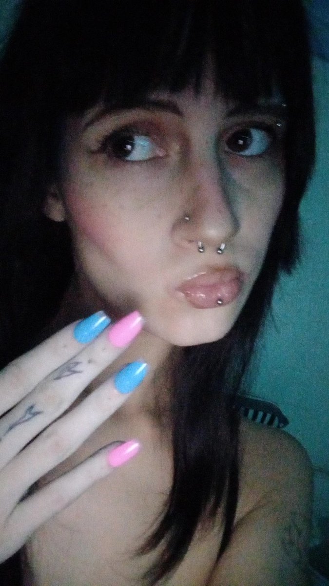 _heartands0ul_'s tweet image. Jai voulu faire cheveux bleu mais ça na pas marché... #echec