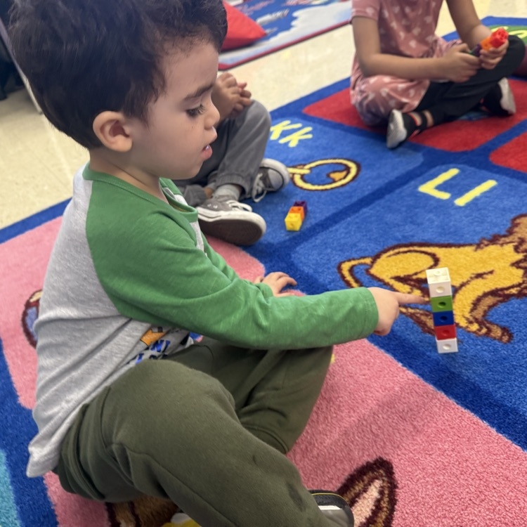 nbtschools's tweet photo. Preschoolers in Miss Vogel's class are building words in a sentence and counting how many words each sentence has! #truenorthbrunswick https://t.co/IDwuGhI17w