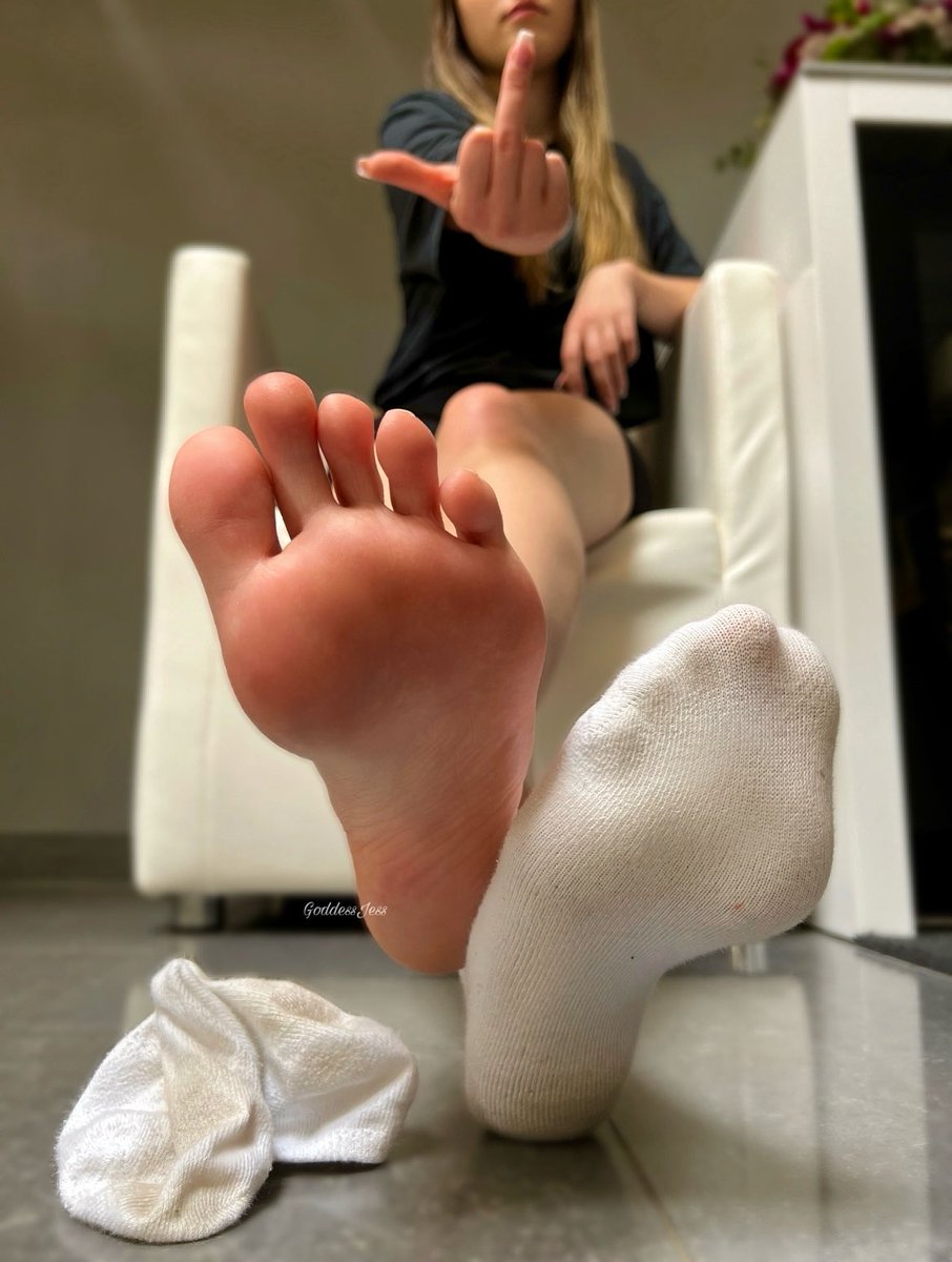 Verschwitze Socken oder Sohlen…?🤭

Was macht dich schwächer lo$er…?💸✨