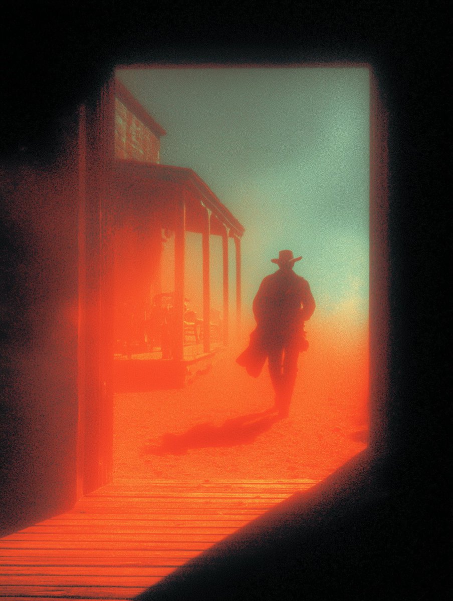 iamnotsrc's tweet image. The saloon standoff