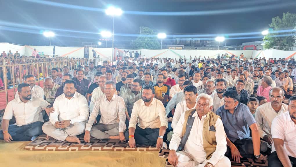 Kiritbhai_Patel's tweet image. આજરોજ વિસાવદર તાલુકા ના વિરપુર ગામે શ્રી લેઉવા પટેલ સમાજ ભવન - વિરપુર ના લાભાર્થે આયોજીત ભવ્ય લોકડાયરા ના સામાજિક કાર્યક્રમ માં ઉપસ્થિત રહેલ...

આ તકે સમસ્ત વિરપુર ગામ દ્રારા મારું અદકેરું સન્માન કરવા બદલ ખૂબ ખૂબ આભાર...