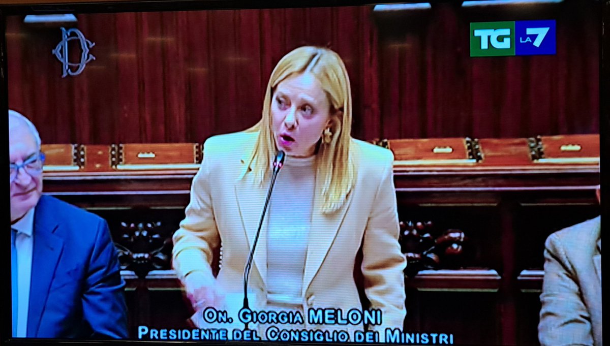 "Come fate a dire queste cose in una nazione che prospera!", urla indignata la premier. Cioè le favole le può raccontare solo lei.
 E gli italiani vissero felici e contenti (con le tasche vuote, gli ospedali pieni e la pensione più lontana). 
#Meloni
