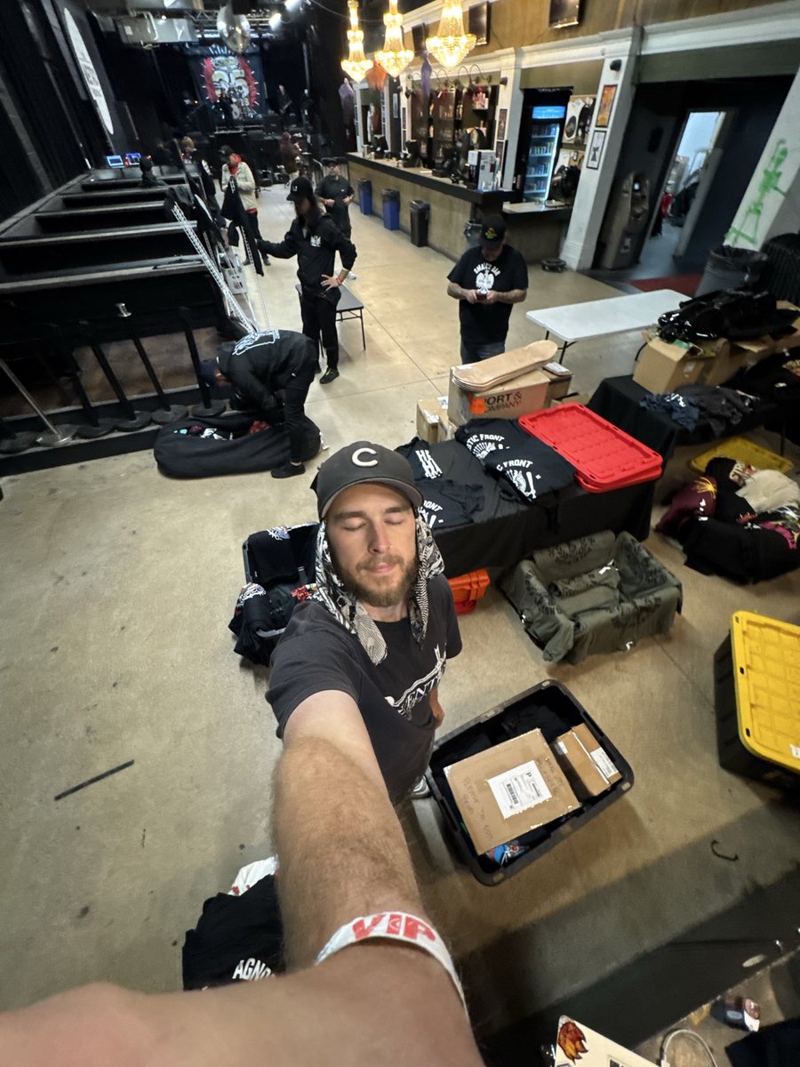 kusick_'s tweet image. Save me sonic