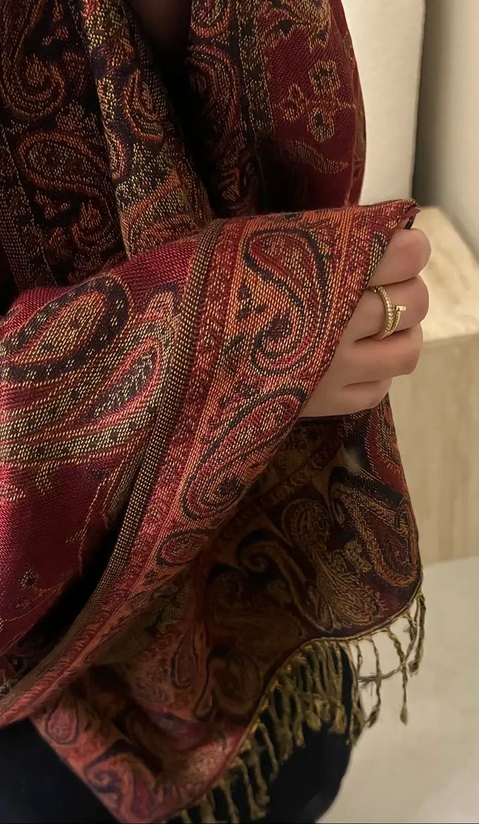 acupofwhiskey's tweet image. The unlimited love for pashmina shawls&amp;gt;&amp;gt;&amp;gt;&amp;gt;&amp;gt;