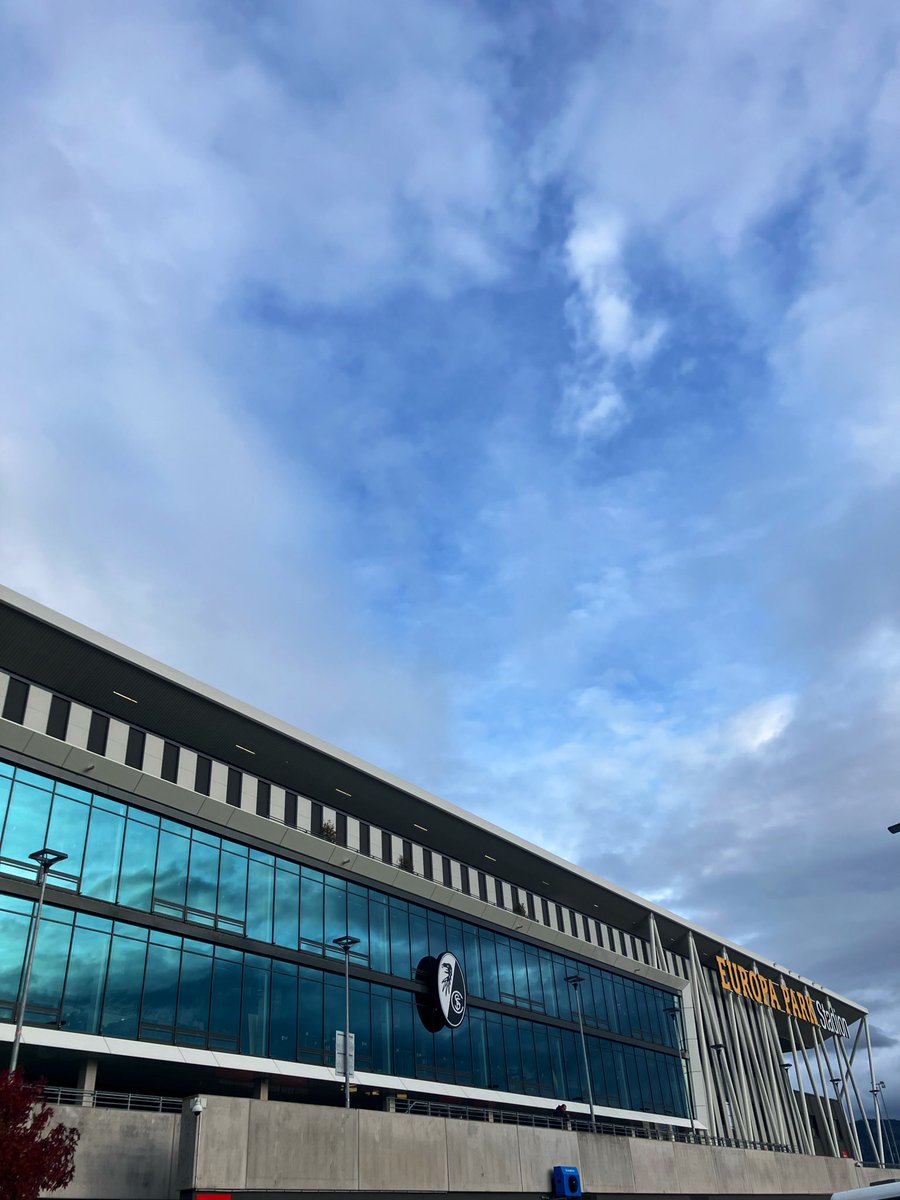 Training FC Utrecht in Freiburg is klaar. 
Yoann Cathline speelt niet morgen. Miguel Rodríguez wel, op rechts. Net als vermoedelijk Blake, op links. 
Mike van der Hoorn: ,,We snakken naar eerste doelpunt en eerste punt in de Europa League vieren met de meegereisde supporters.”