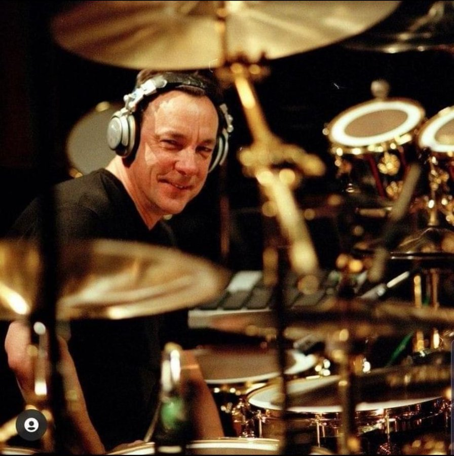 Is this man the best drummer ever?