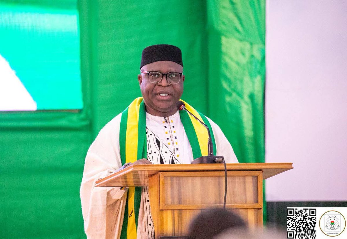 🇧🇫 : Le Capitaine #lbrahimTraoré a lancé un défi à tous les ingénieurs les scientifiques les chercheurs les enseignants-chercheurs et les inventeurs. Il a promis multiplier leurs prix fois 5 accompagné des équipements de laboratoire dernière génération d'ici 1er trimestre 2026.