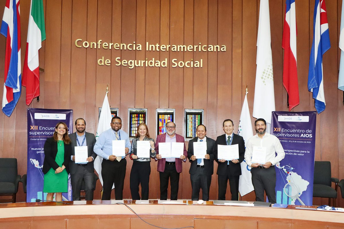 CONSAR_mx's tweet image. Nos enorgullece compartir que  durante el #XIIEncuentroAIOS, la #CONSAR recibió dos certificados de buenas prácticas:

🧵(1/3)