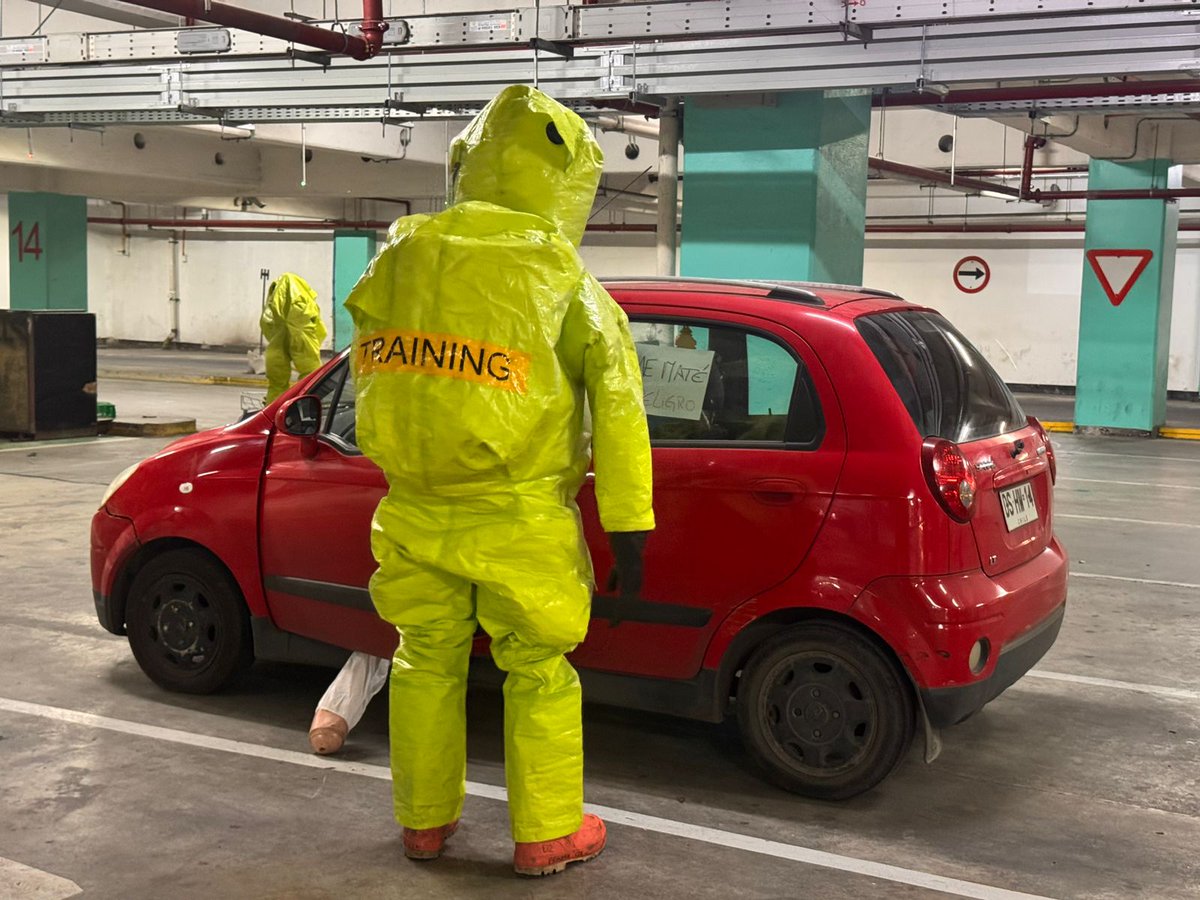 Senapred's tweet image. #SENAPREDBiobío participó en simulacro por suicidio con cianuro, en mall mirador Biobío.
Participan:  Samu, @BomberosdeChile , @Carabdechile, @mutualcchc, Municipalidad de #Concepción y personal del mall mirador.