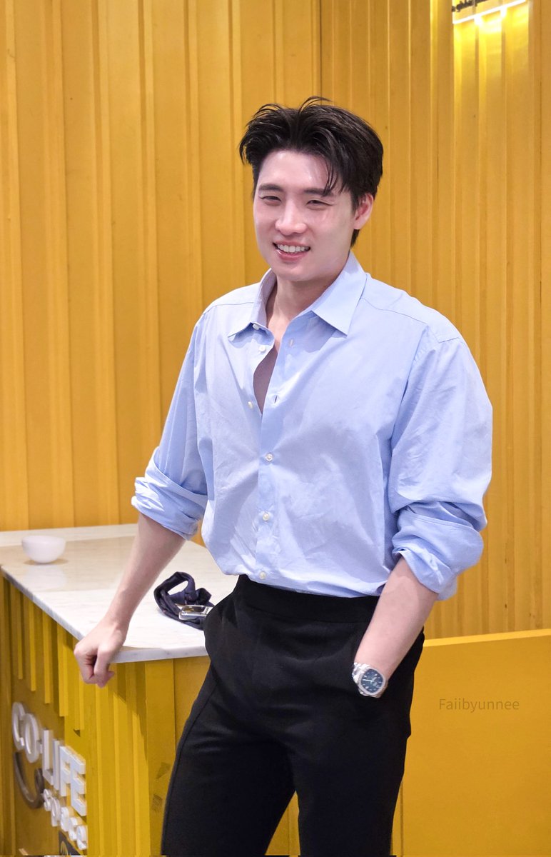 faiibyunnee's tweet image. วันนี้ยืนเม้าท์นานมากกก แฮปปี้ฉุดๆ

#MeanPhiravich
#MeanTro