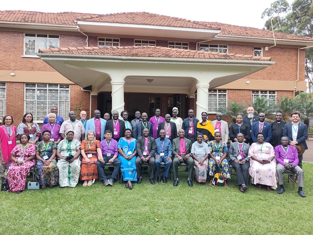 Maama Margaret and I were pleased to host my brother Bishops, Archbishops, and their spouses from the Global South Fellowship of Anglican Churches at our residence in Namirembe this evening. 

Their visit took place on the sidelines of their weeklong Bishops’ Formation Retreat at