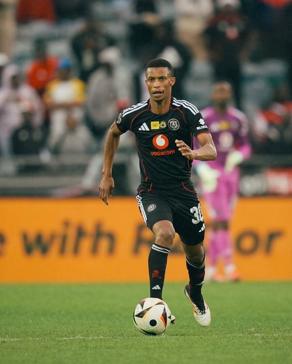 DineoManamela1's tweet image. Thank you @StellenboschFC 😭🙏❤️.