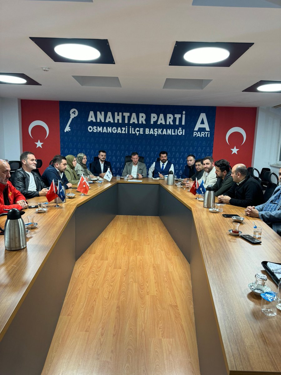 Haftalık olağan Yönetim Kurulu toplantımızı gerçekleştirdik 
- Üye çalışmaları 
- İlçe ziyaretleri 
- Politika Başkanlarının Çalışmaları
Katılım sağlayan tüm arkadaşlarımıza teşekkür ederiz.

<a href="/yavuzagiraliog/">Yavuz Ağıralioğlu</a> 
<a href="/BurakHasip/">HASİP YAVUZ BURAK</a> 
<a href="/anahtarparti/">Anahtar Parti</a>