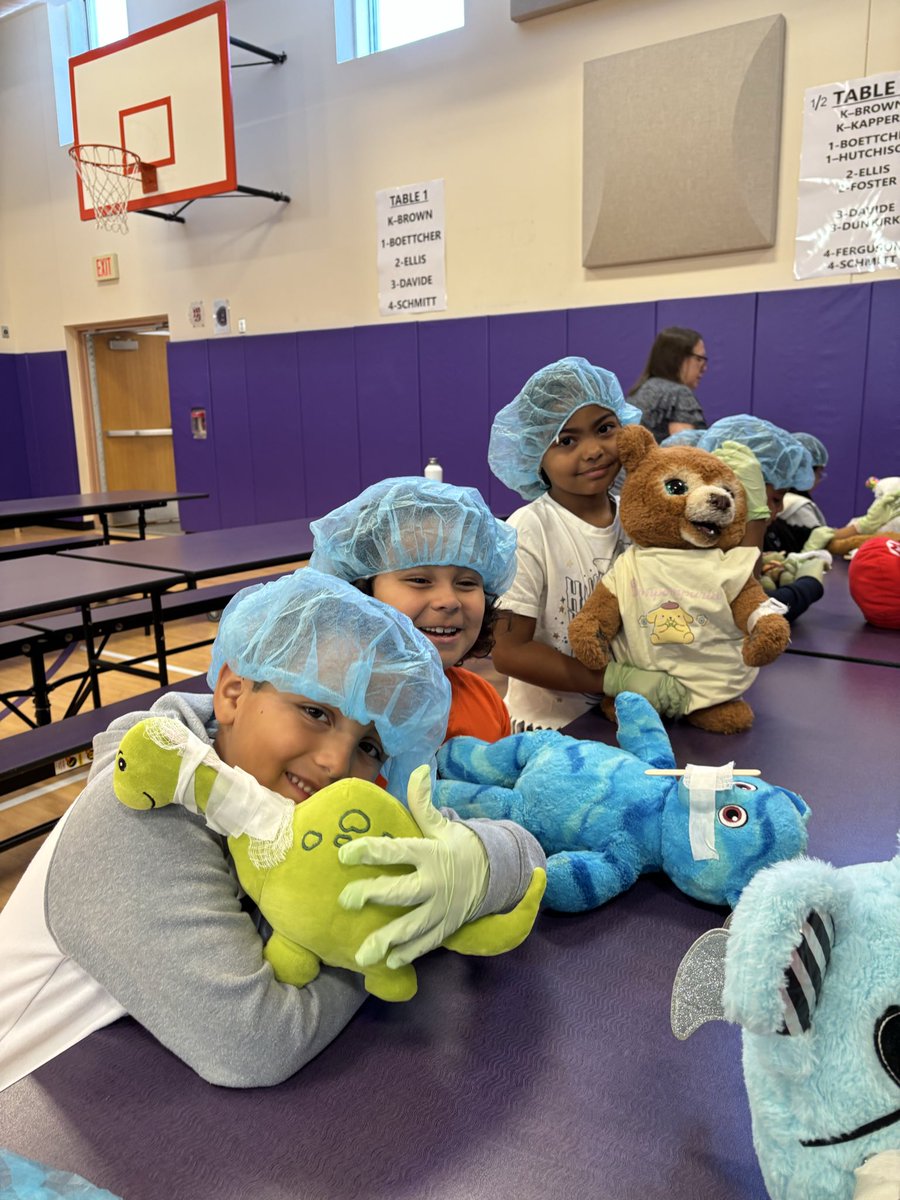 Elizabeth Scott tweet media