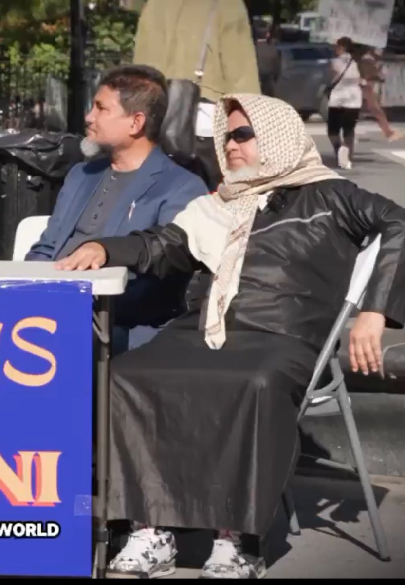 did this guy get his Muslim costume from Spirit Halloween