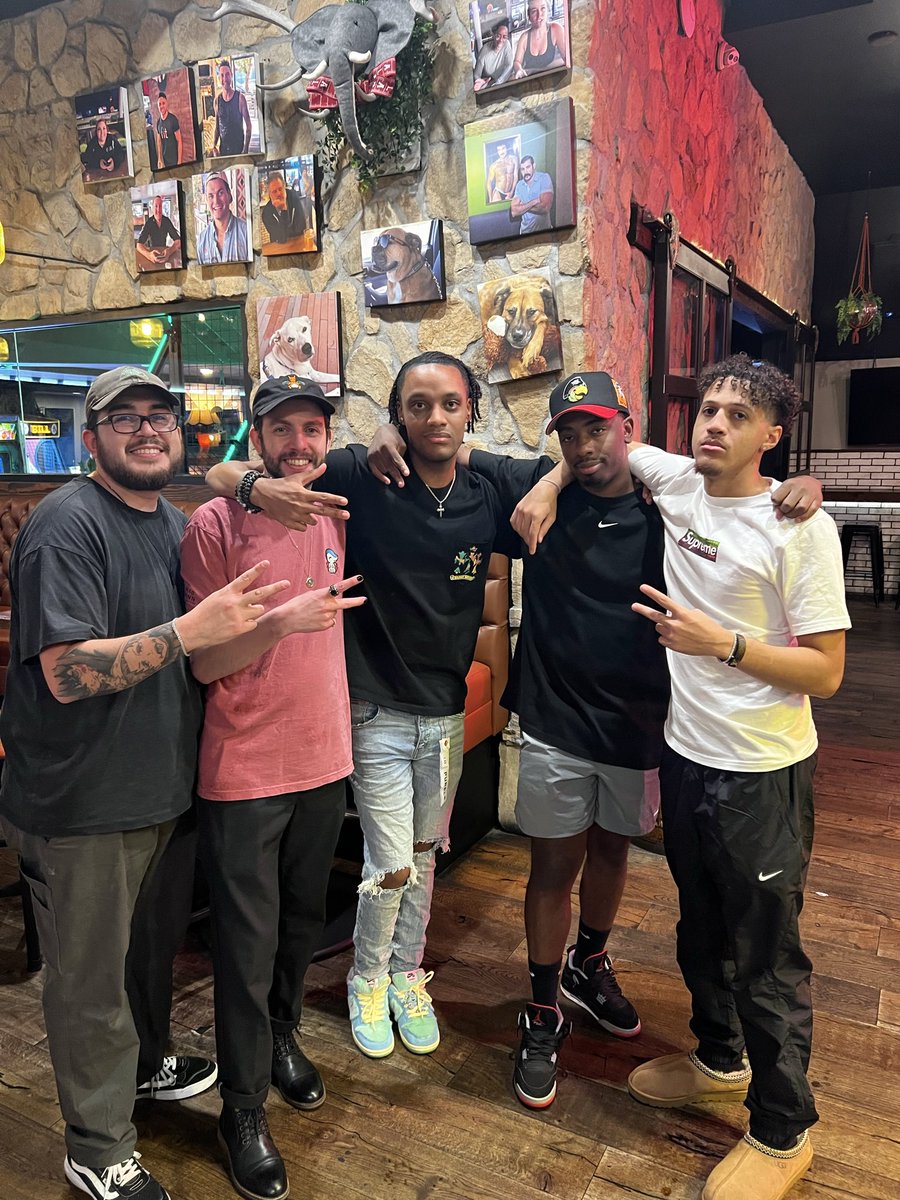 ItsNotRich_'s tweet image. This years TwitchCon was so much fun! See you all next year 🫰🏼 (1/3)