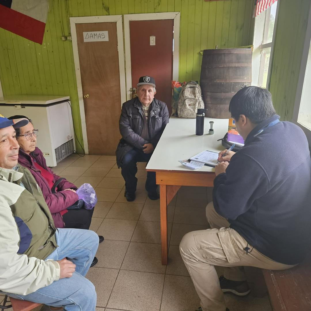 En la ruta Las Cascadas, nuestros colegas Marco Barrientos y Nicolás Ibaceta recorrieron nuevos puntos de atención rural, cumpliendo con labores de supervisión y toma de trámites. Un trabajo planificado en equipo para llegar a más personas en la provincia de Osorno.