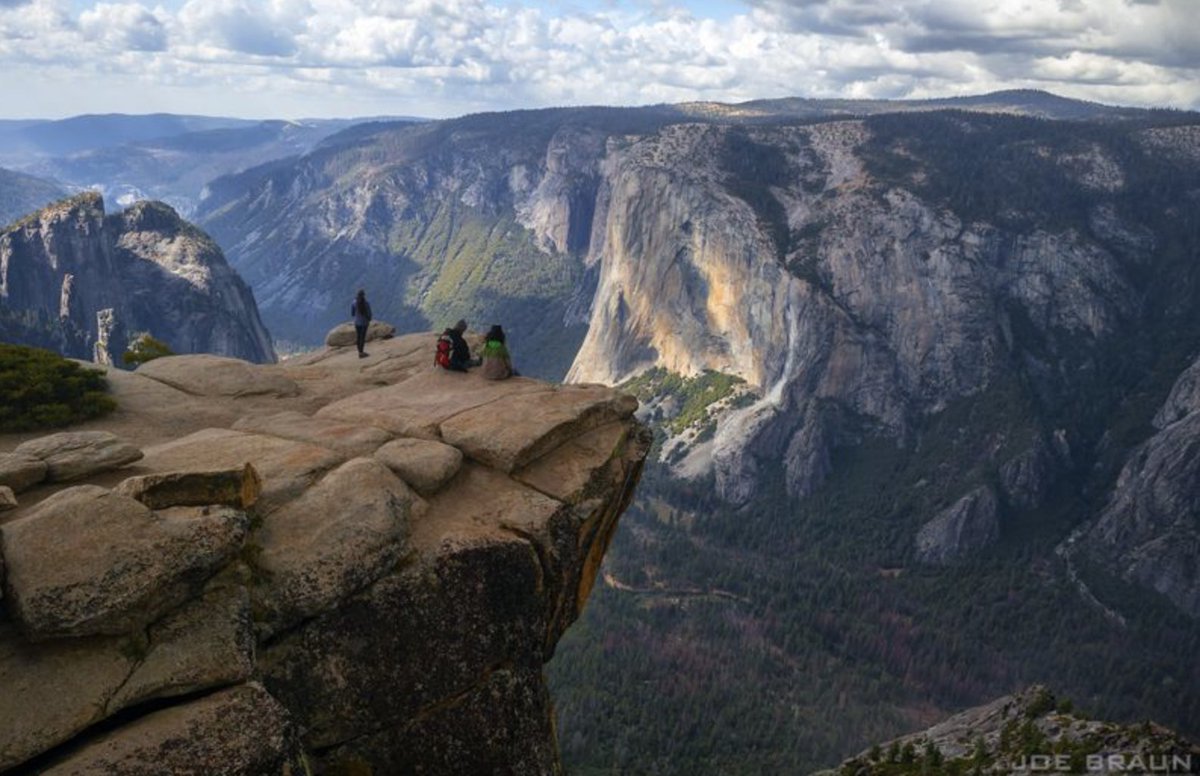 familytravel4um's tweet image. Is hiking in the fall your favorite thing to do? Us too! That is why we have compiled a full guide for your hiking adventures this fall. Follow the link below
myfamilytravels.com/fall-hikes-in-…

#Falltrips #getoutsidethisfall