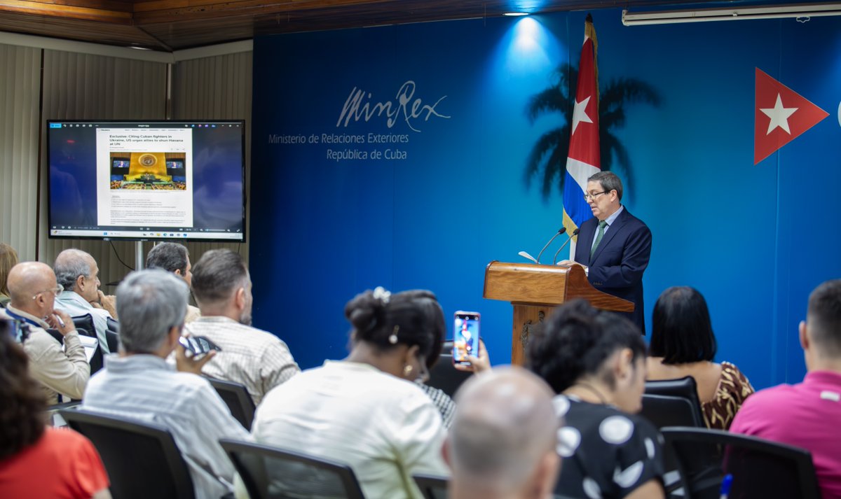 ✍️| Declaraciones del ministro de Relaciones Exteriores de #Cuba 🇨🇺, <a href="/BrunoRguezP/">Bruno Rodríguez P</a>, a la prensa nacional y extranjera. 

Lea la transcripción íntegra en el siguiente enlace: 👇
🔗cubaminrex.cu/es/declaracion…

#TumbaElBloqueo