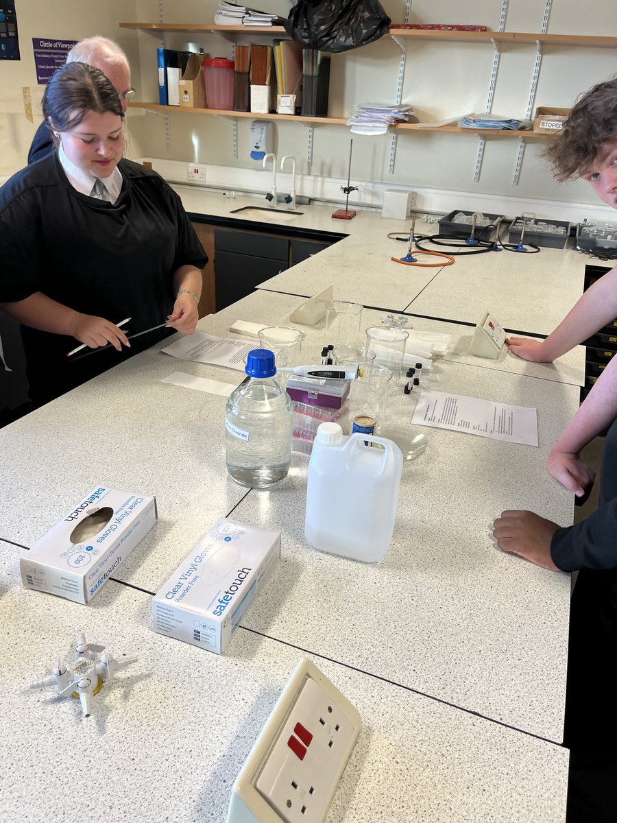 HermiAcadSci's tweet image. Great session by Glasgow Scientific Services for the Lv5 and 6 NPA classes this morning! They have labs that cover chemical &amp;amp; microbiological testing of food, water, consumer products and environmental monitoring and legal metrology. #UNCRCArticle29