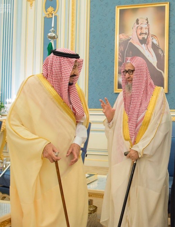 خادم الحرمين الشريفين الملك سلمان بن عبدالعزيز حفظه الله في حديث سابق مع فضيلة الشيخ الدكتور صالح بن فوزان بن عبدالله الفوزان مفتي عام المملكة العربية السعودية ورئيس هيئة كبار العلماء والرئيس العام للرئاسة العامة للبحوث العلمية والإفتاء.

🇸🇦🇸🇦