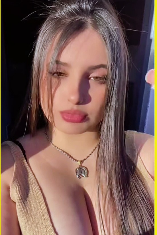 هل تشعر بي عندما أحن إليك
عندما أحتاجك عندما أشتاق اليك واريدك💔
عندما يؤلمني قلبي بسبب إشتياقي لك  💔
مساااء الخير والسعادة حبايبي