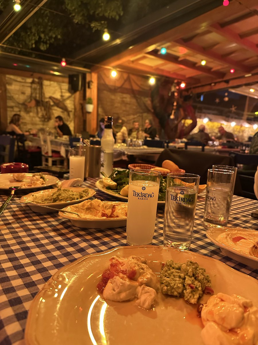 merhababennena (@nneevvrraaa) on Twitter photo 