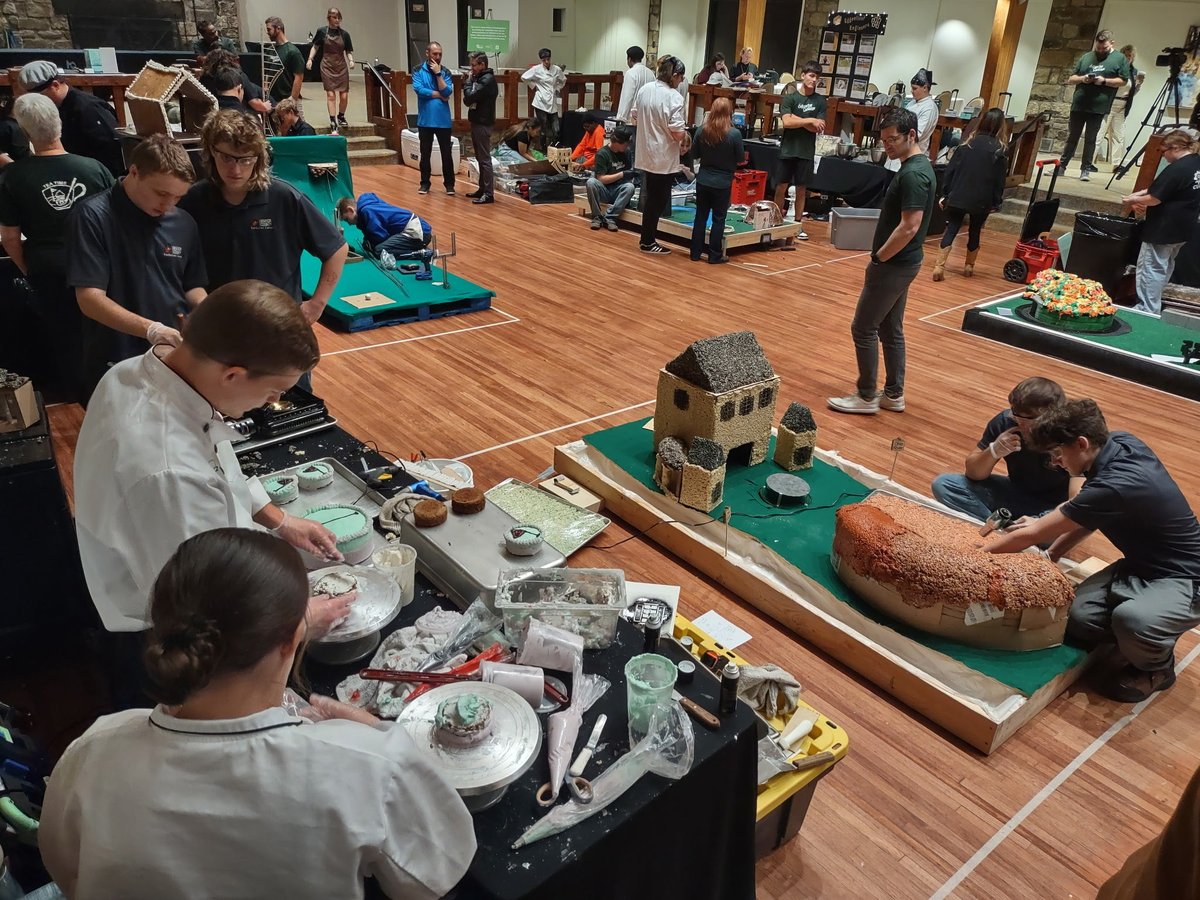 MCTC_Marketing1's tweet image. Marion County Baker Bots competing at Oglebay Resort #CulineeringChallenge  #MCTC #CTE