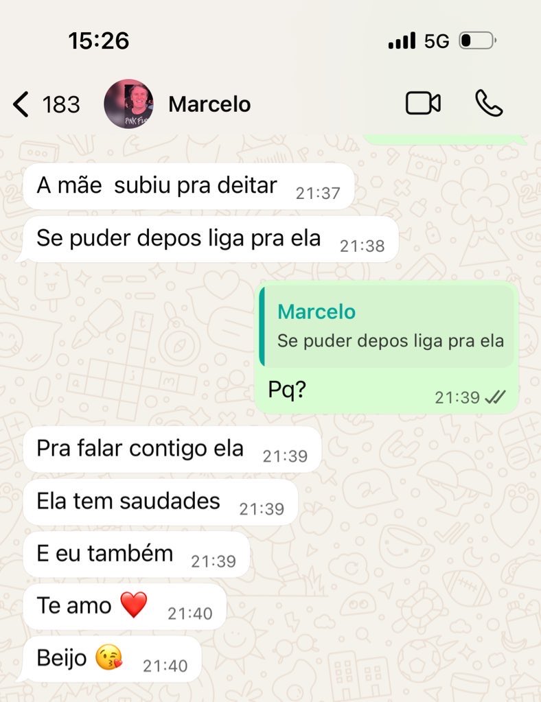 rafafarineLLa's tweet photo. meu pai e minha mãe numa competição eterna de quem demonstra mais que me ama sou muito feliz https://t.co/FeqYcYjwIG