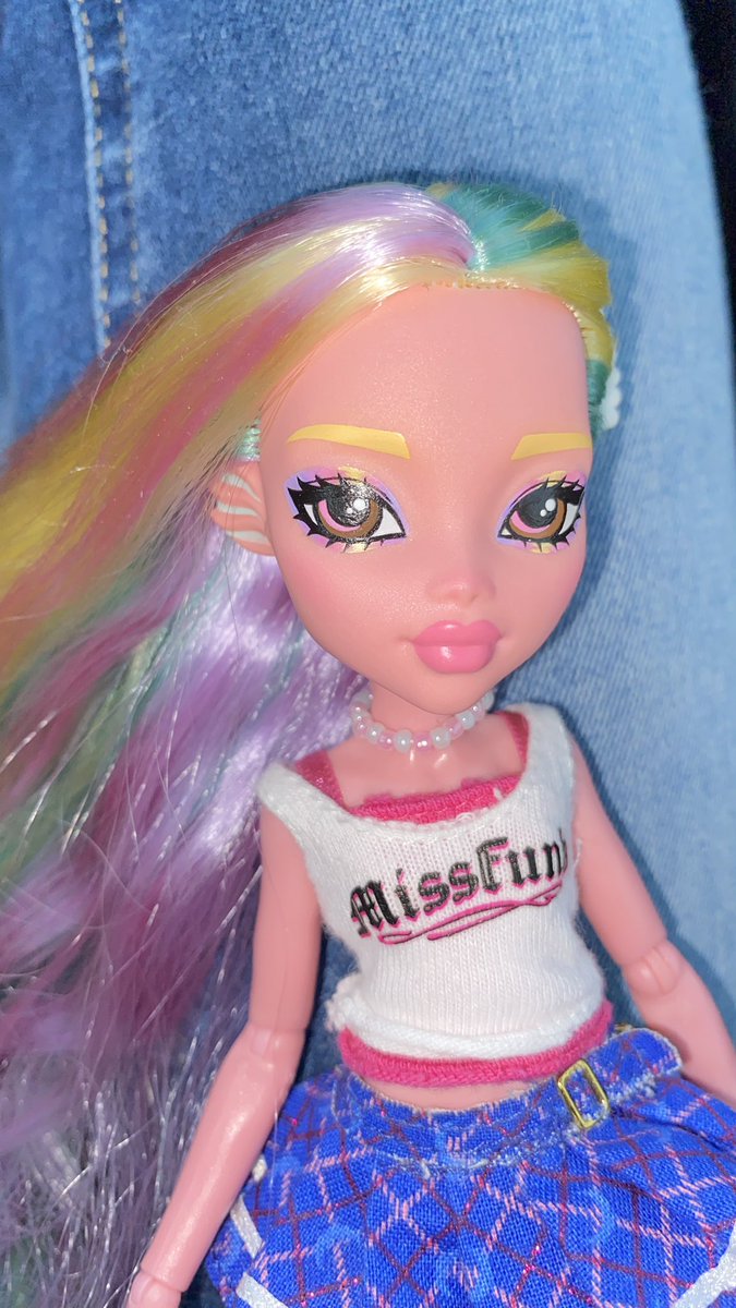 Eggulaura tweet media